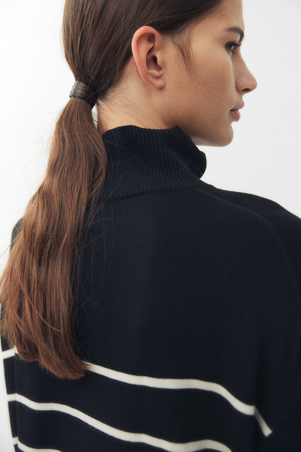 Jersey de punto fino con cuello perkins - H&m фото 4