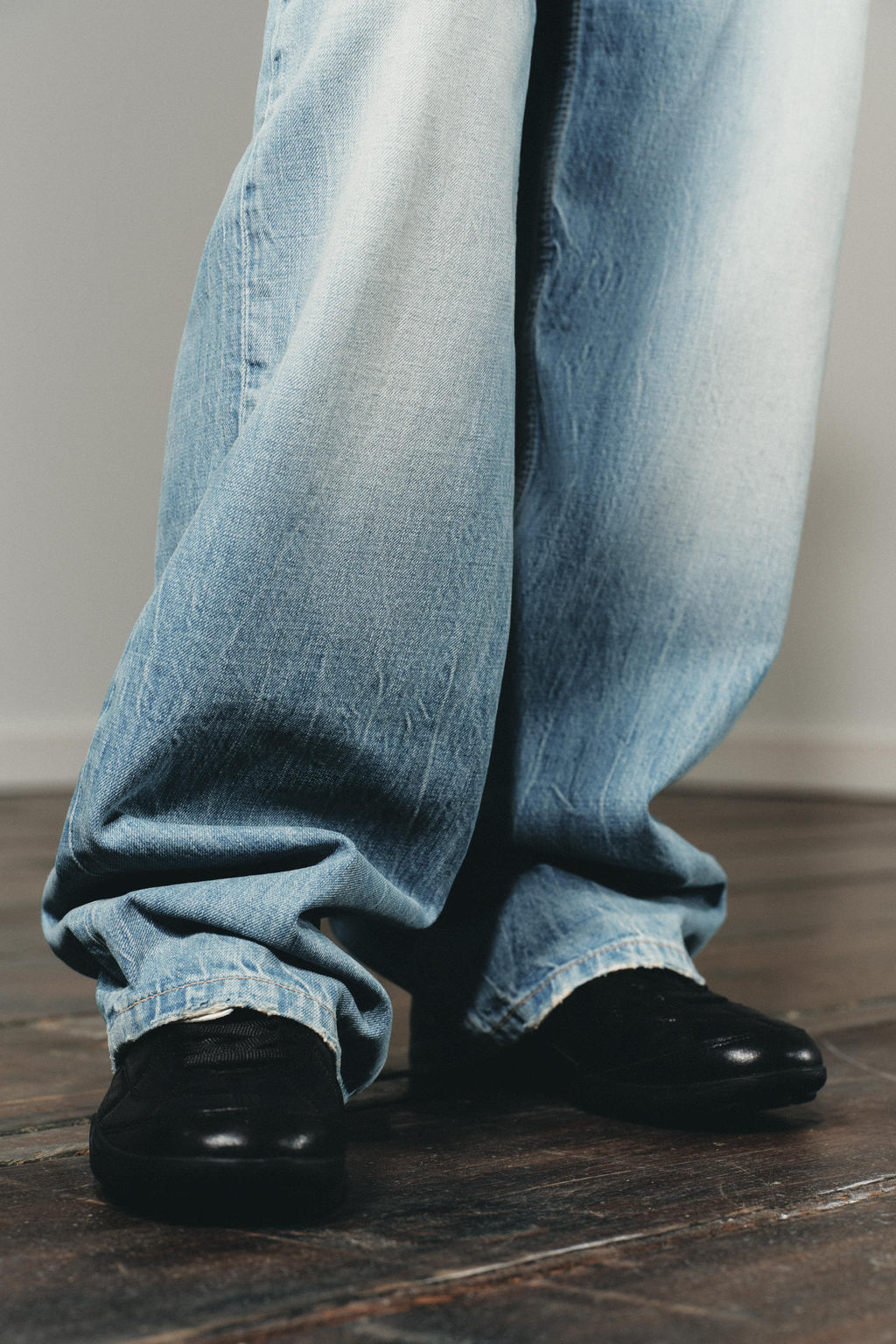 TRF WIDE LEG MID-WAIST JEANS - Zara фото 4