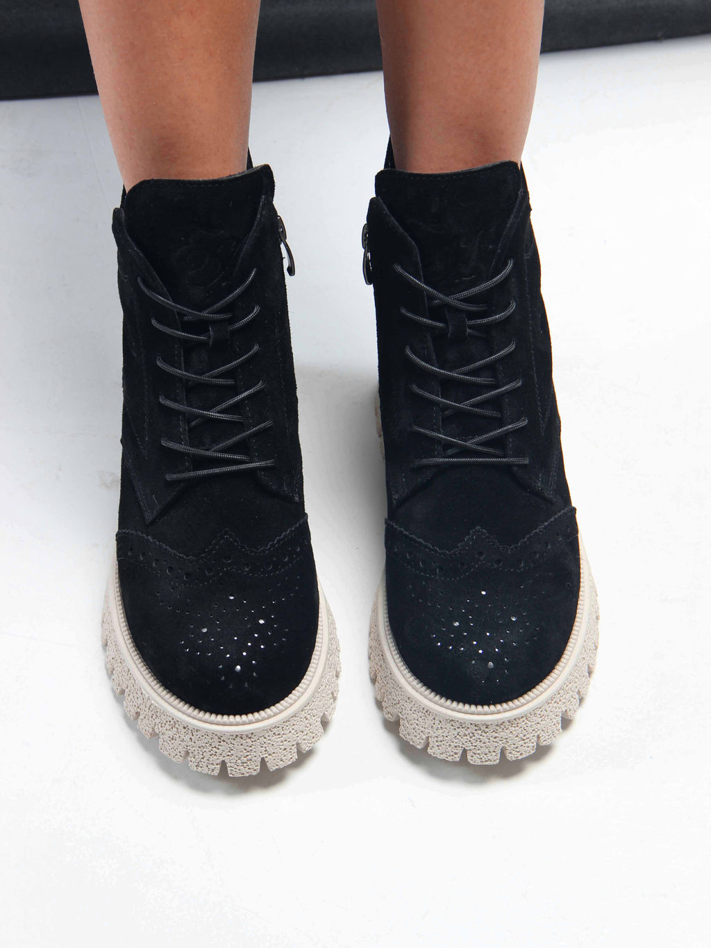 Ботинки 338.1541be. черный замша/Мех