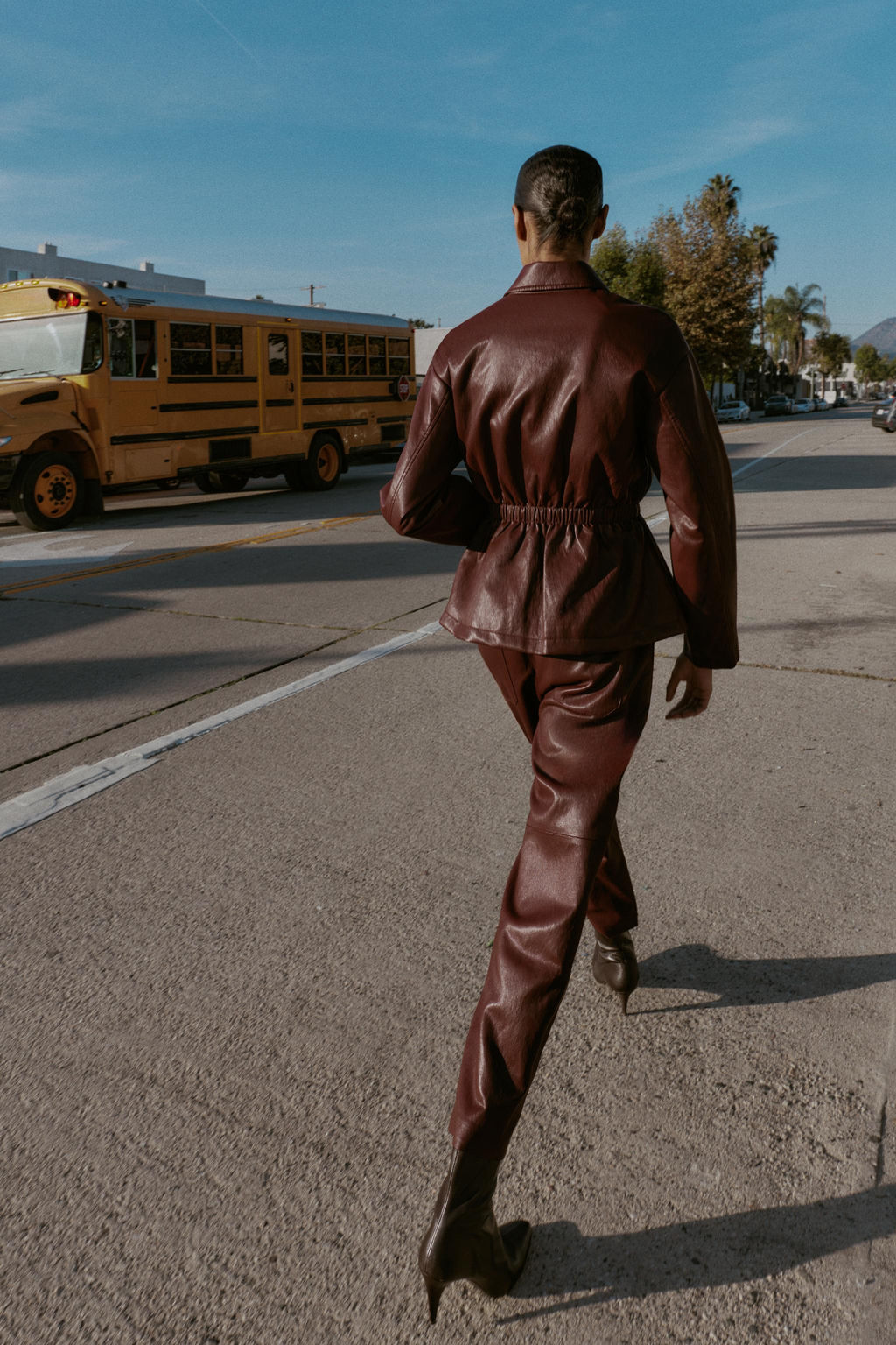 FAUX LEATHER JACKET WITH ELASTICATED WAIST - Zara фото 4