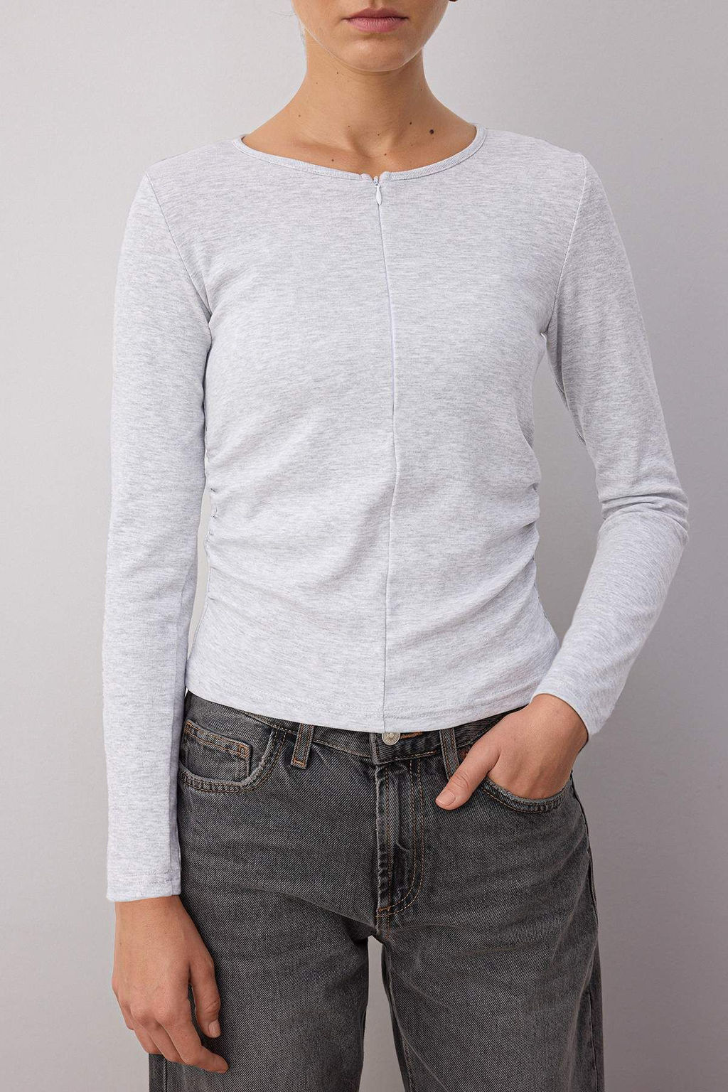 Gri Melanj Fitted/Vucuda Oturan Yar?m Fermuarl? Cift Katl? Orme Bluz TWOAW26BZ00031