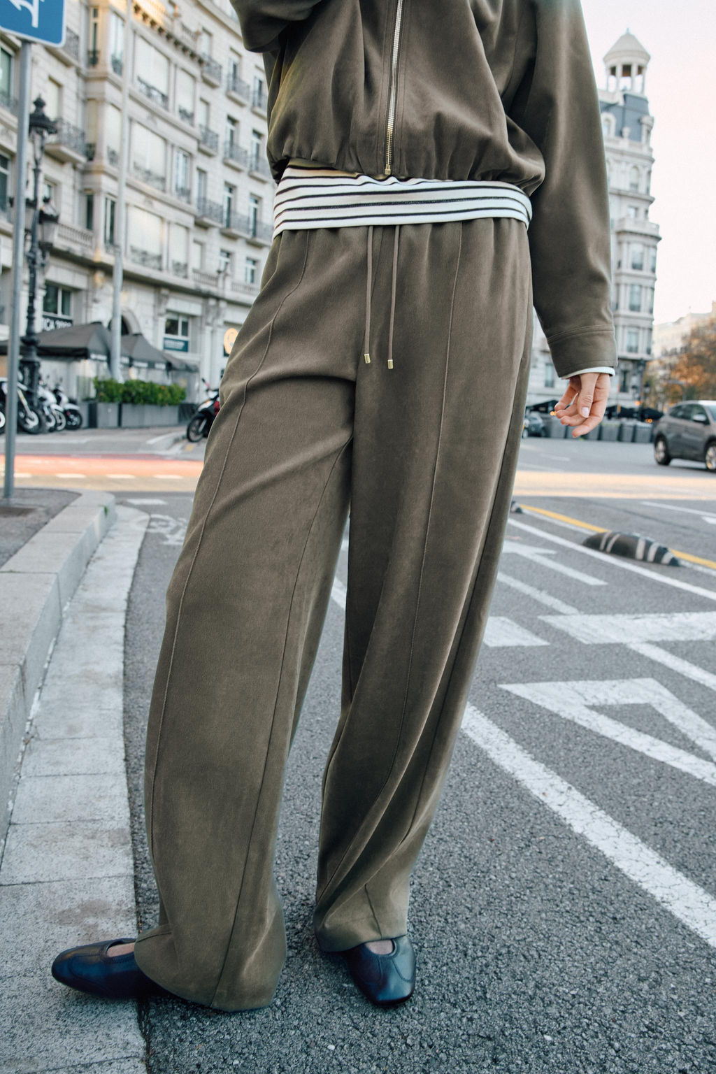 PANTAL?N ANCHO CINTURA EL?STICA / Khaki - Zara фото 2