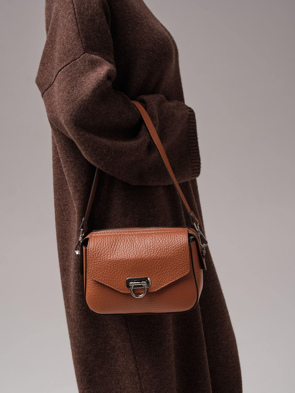 Женская сумка кросс-боди Azaro 3684 коричневый камень соло