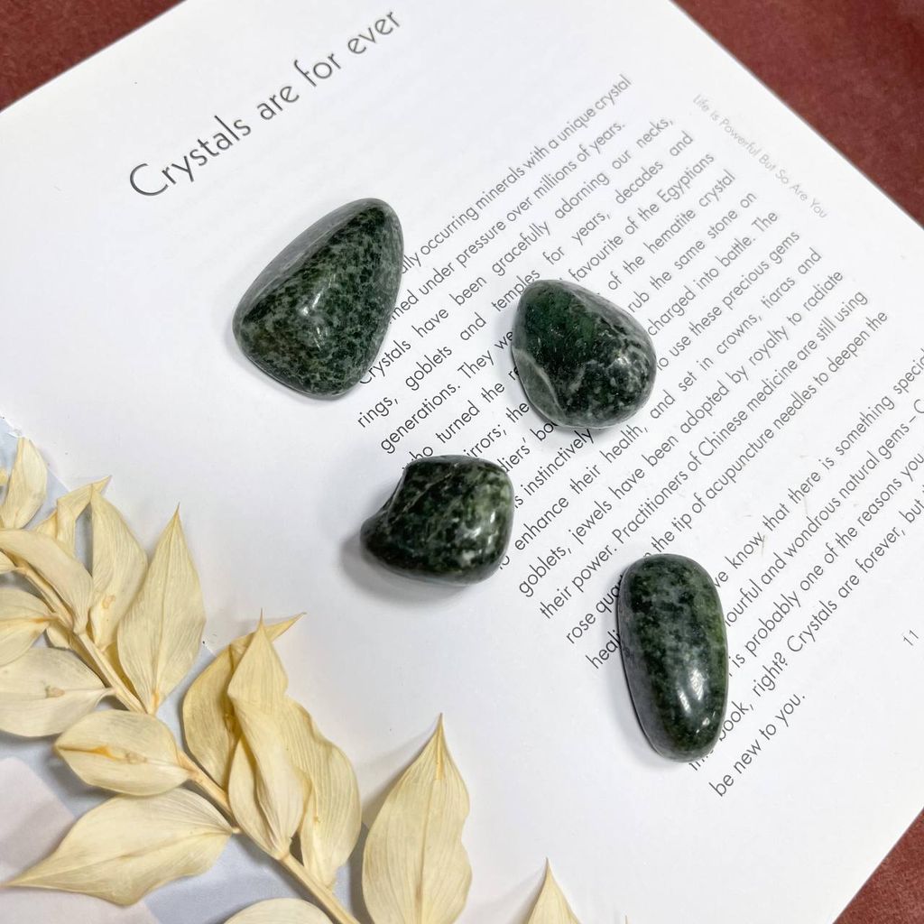 Галтовка из Жадеита