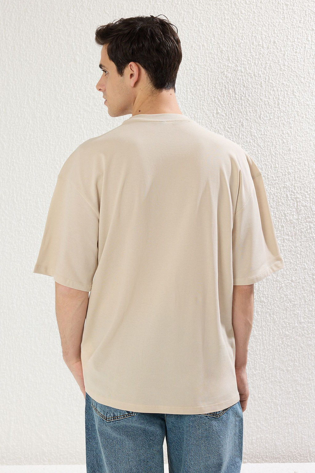 TRENDYOL MAN Kahverengi Oversize/Genis Kesim Dokulu Basic %100 Pamuklu Tok Kumas T-shirt TMNSS25TS00058 - Trendyolmilla фото 3
