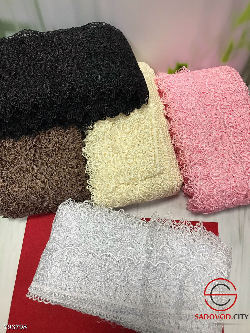 Кружево гипюровое, ширина 12 см. Длина 13,5 см.