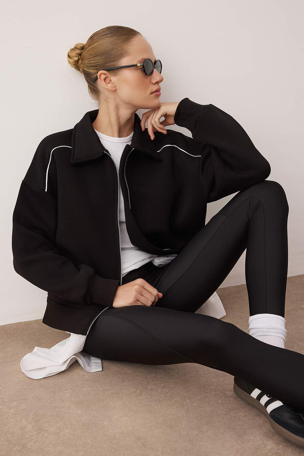 Siyah Orme Sweatshirt TWOAW26SW00147 - Trendyolmilla фото 2