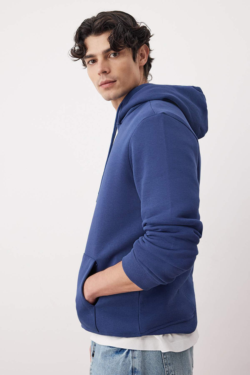 TRENDYOL MAN Vizon Basic Regular/Normal Kesim Kapusonlu Ici Polarl? Kanguru Cepli Sweatshirt TMNAW20SW0163 - Trendyolmilla фото 25