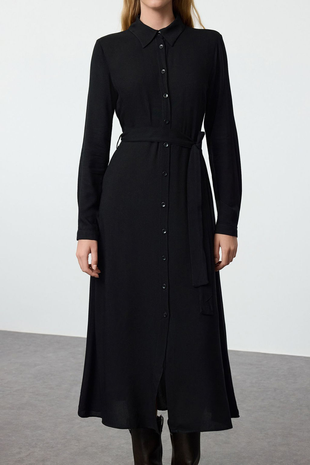 TRENDYOLMILLA Siyah Kusakl? Viskon Midi Dokuma Gomlek Elbise TWOAW25EL00436  фото 9