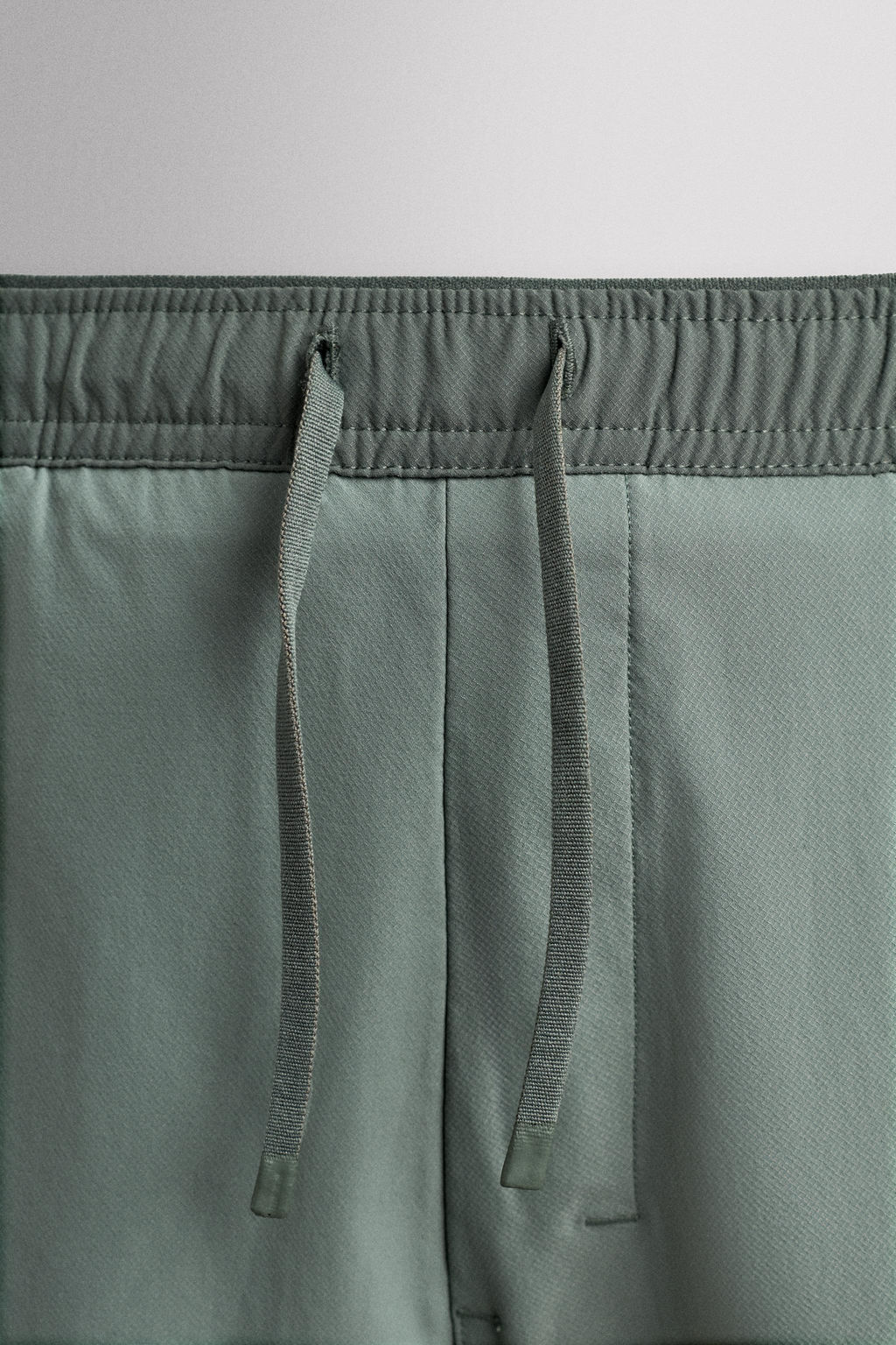 PANTALONES CORTOS ENTRENAMIENTO 2 EN 1 B?SICOS / verde lavado