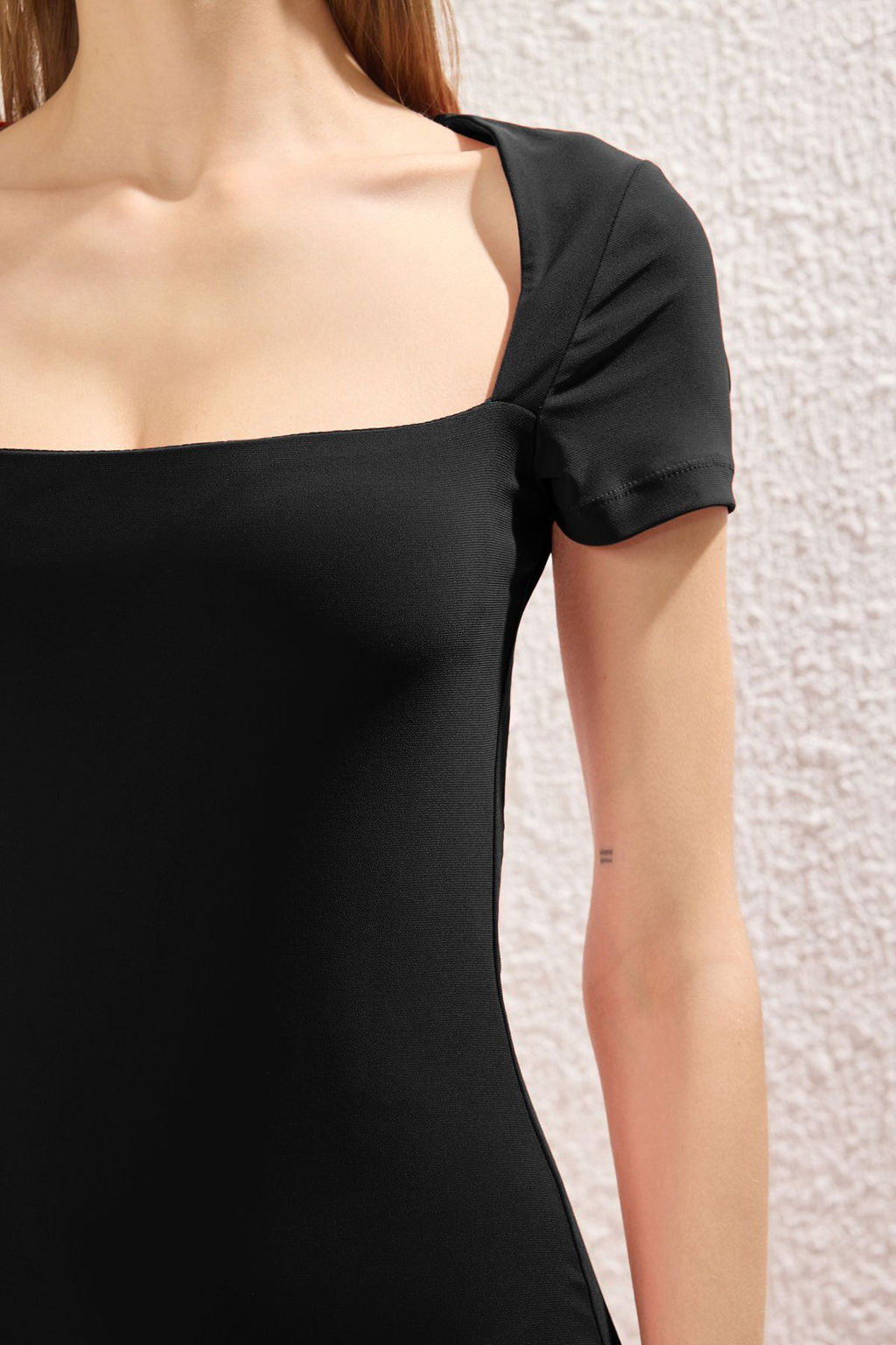 Siyah Kare Yaka Bodycone/Vucuda Oturan Esnek Midi Orme Elbise TWOSS25EL00691 - Trendyolmilla фото 5