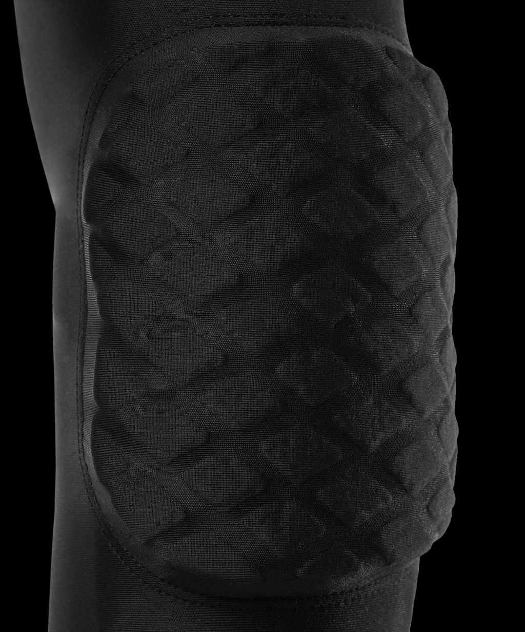 Рукав баскетбольный с защитой JOGEL SCALEPAD ELBOW SLEEVE, черный  фото 5