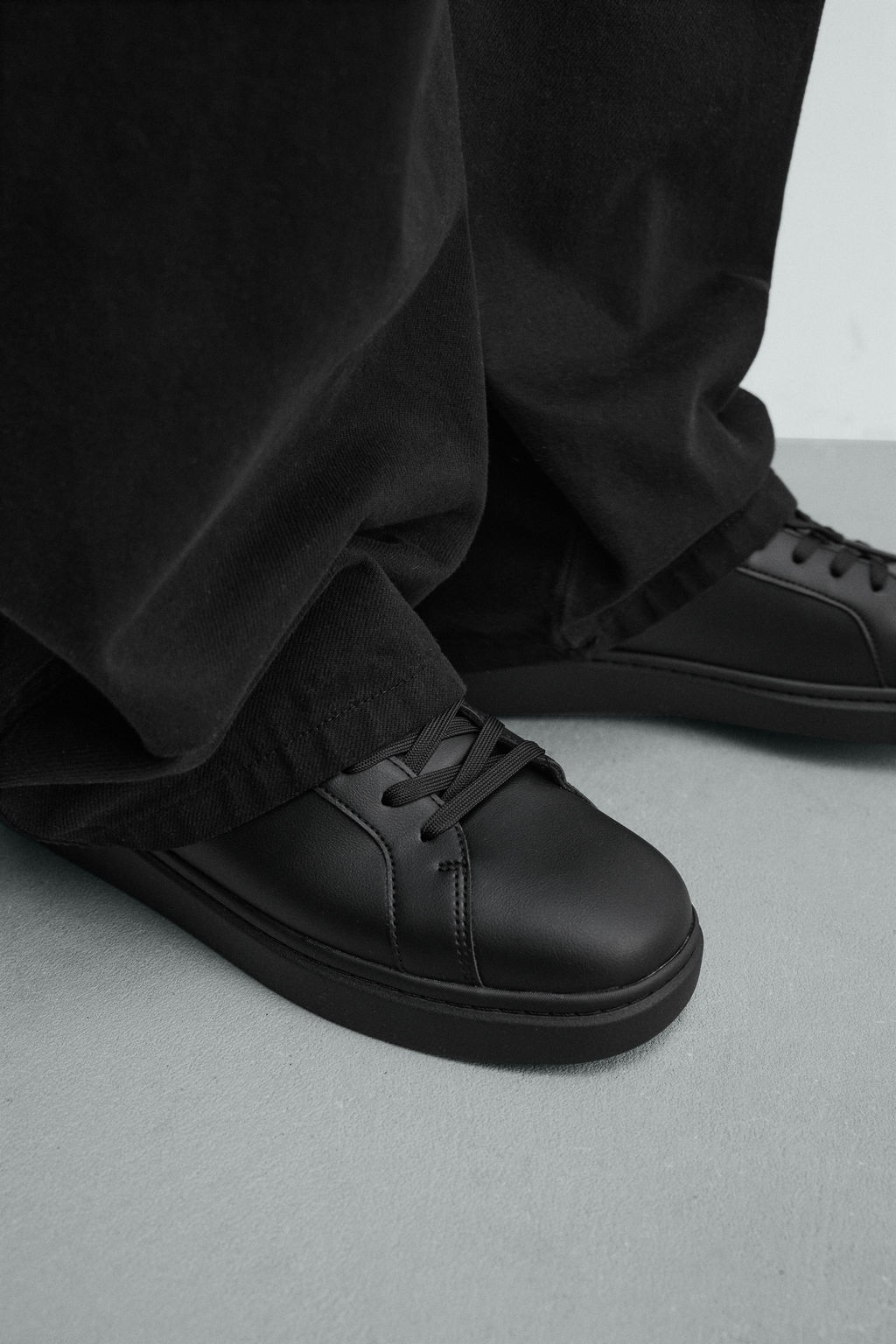 ZAPATILLA VOLUMEN MONOCOLOR / Negro