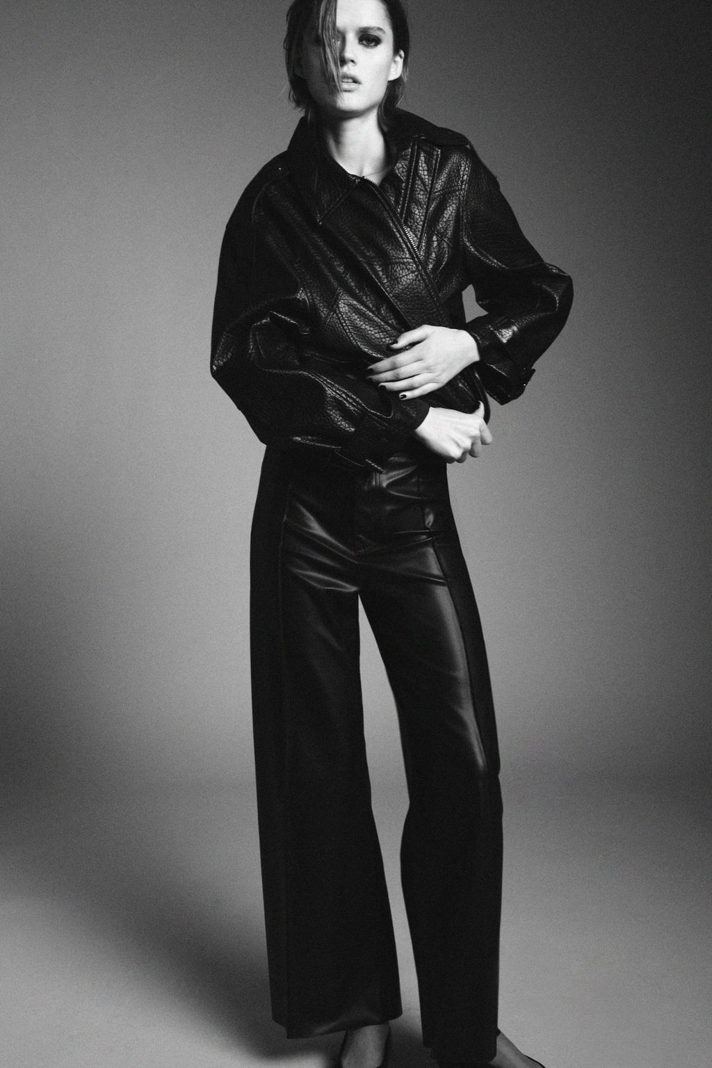 ZW COLLECTION TAILORED WIDE-LEG LEATHER-EFFECT TROUSERS - Zara фото 13