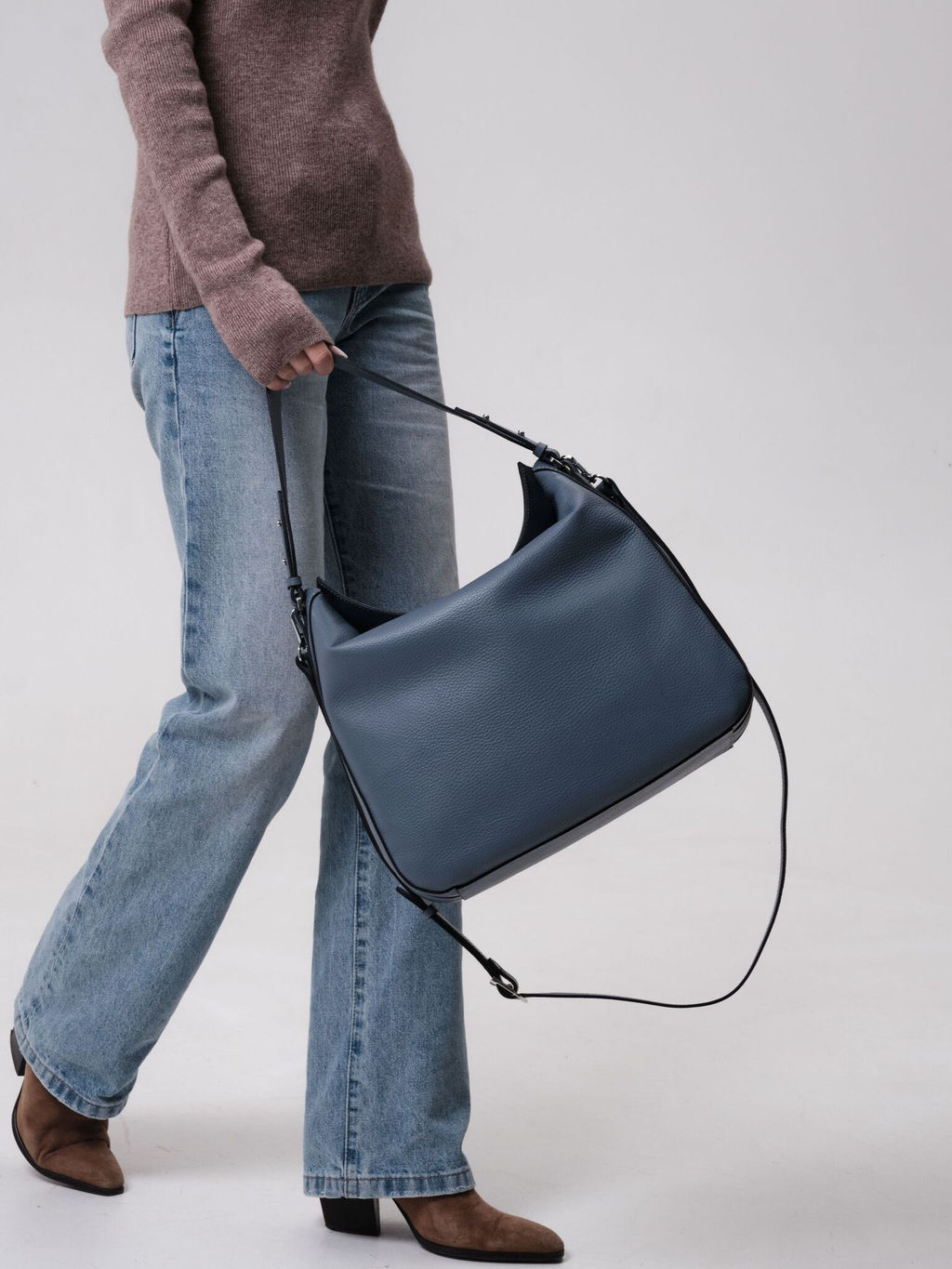 Сумка кожаная на плечо Azaro 30925 серый