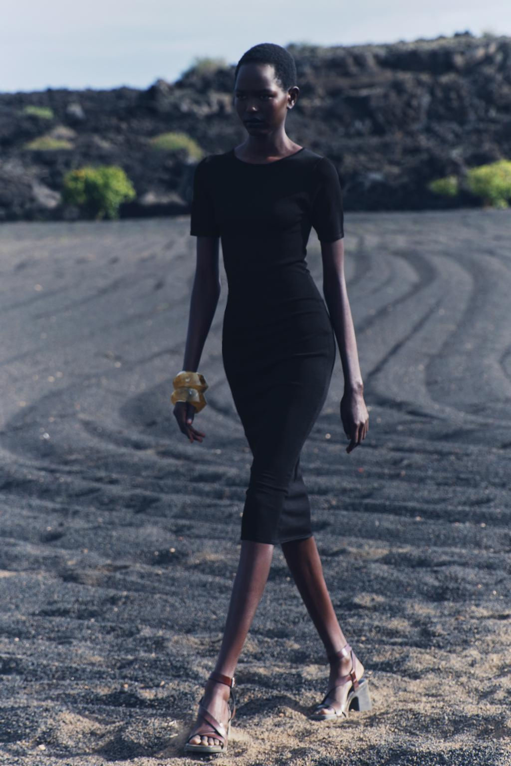 FITTED PLAIN KNIT MIDI DRESS - Zara фото 4