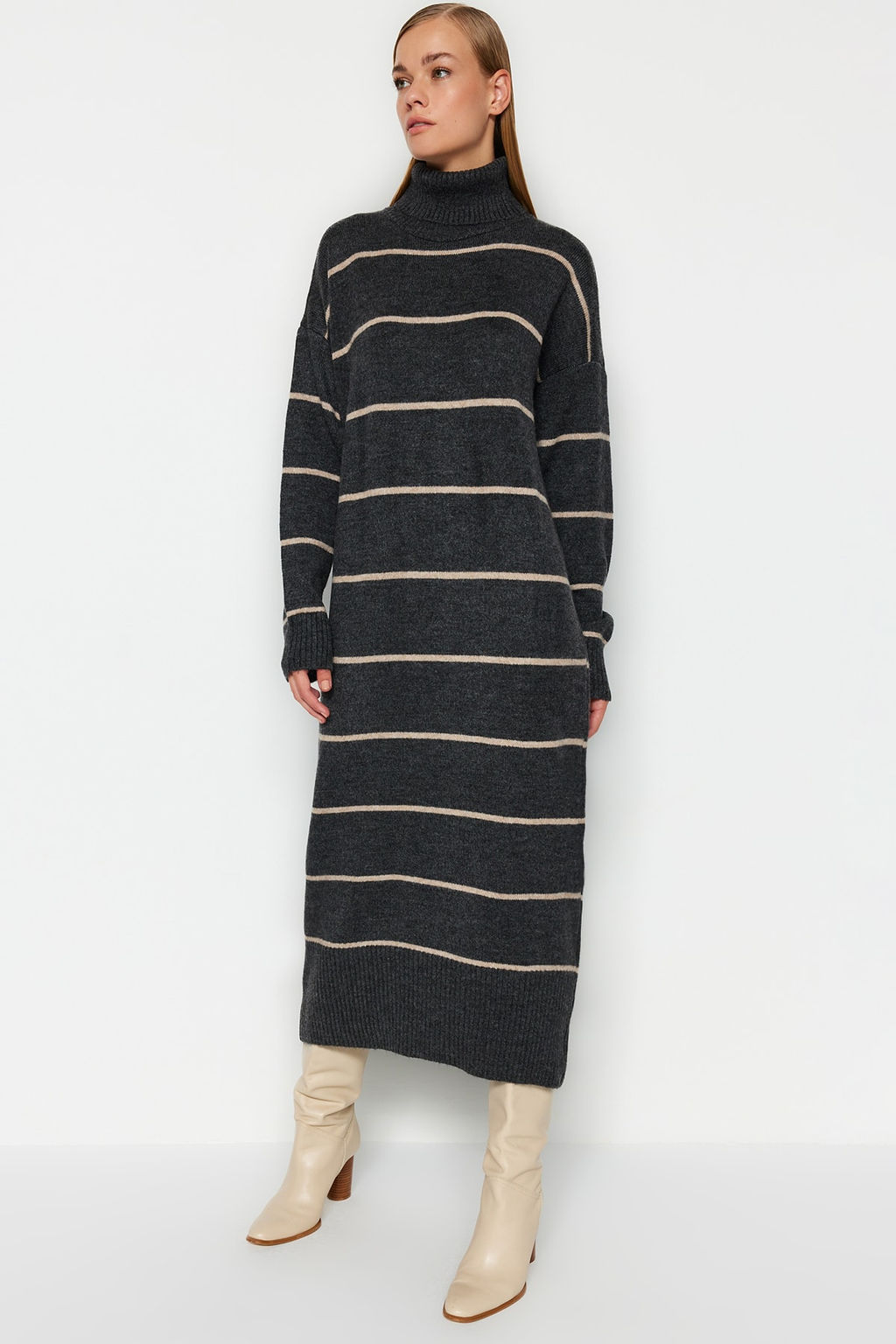 TRENDYOLMILLA Tas Maxi Triko Genis Kal?p Yumusak Dokulu Elbise TWOAW24EL00056  фото 16