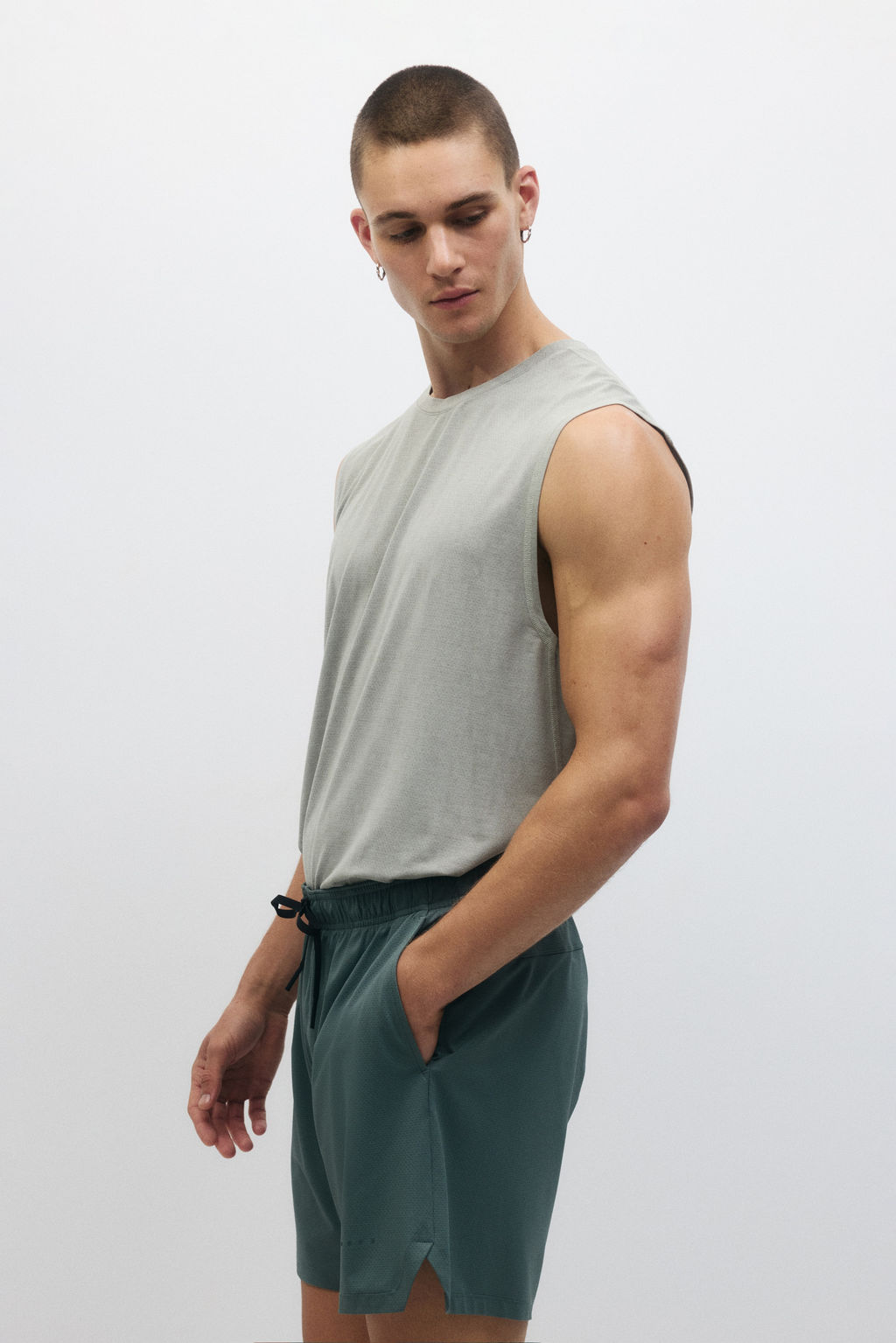 Pantal?n corto de deporte con DryMove - H&m фото 11