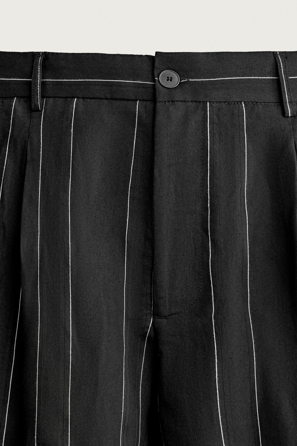 BERMUDA RELAXED FIT PLIEGUES RAYAS / Negro - Zara фото 9