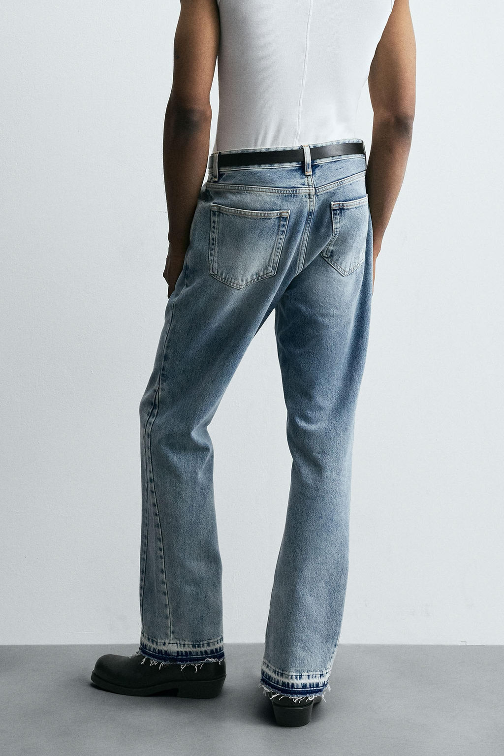 RIPPED FLARE FIT JEANS - Zara фото 16