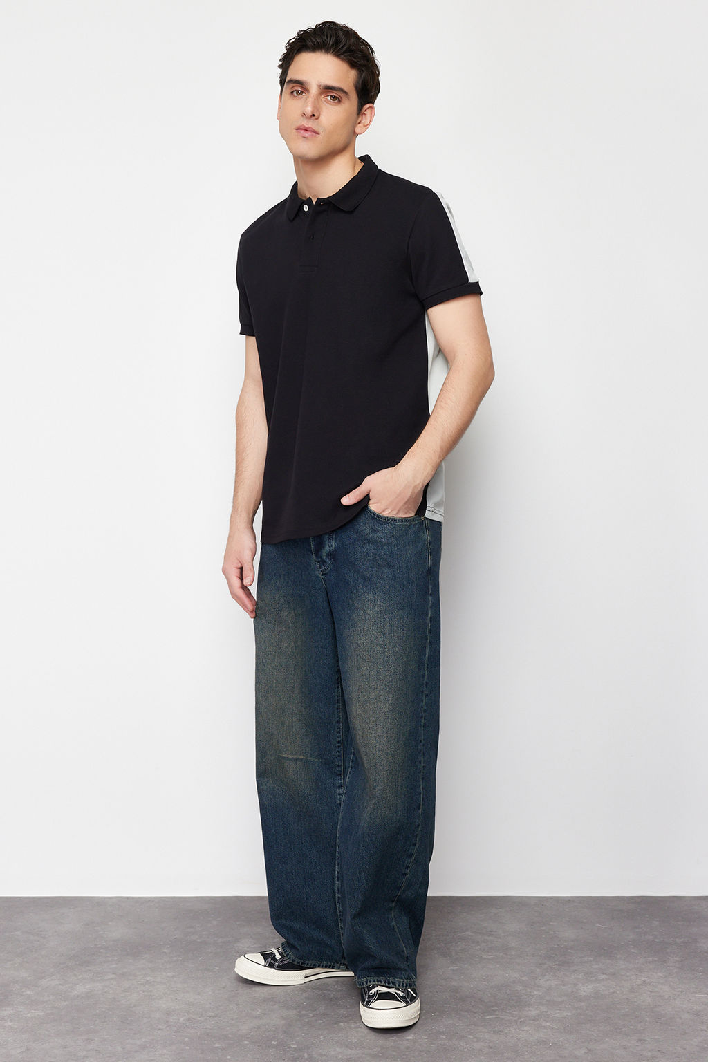 Siyah Renk Bloklu Regular/Normal Kesim %100 Pamuklu Polo Yaka T-shirt TMNSS24PO00009