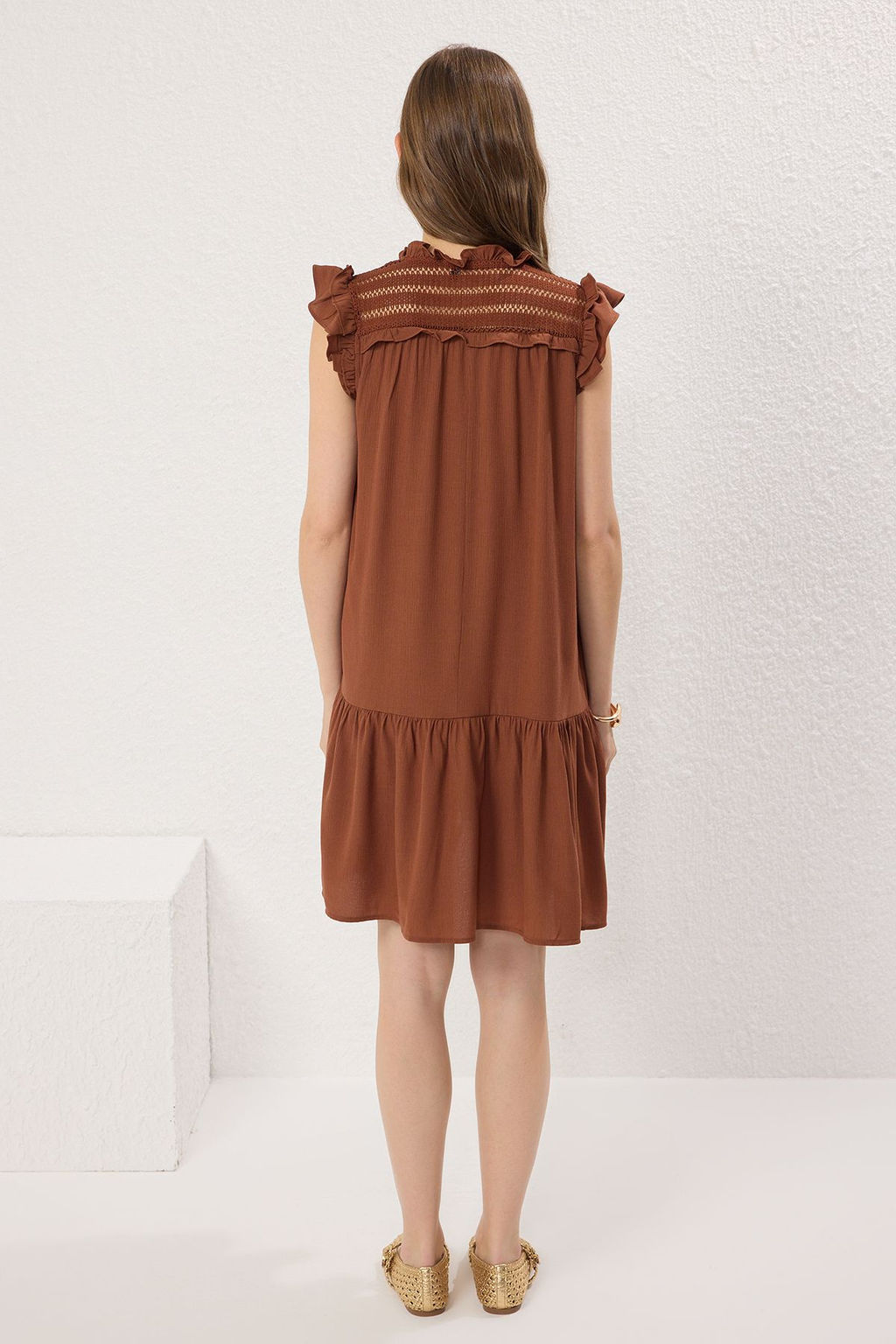 Kahverengi Duz Kesim Nak?s Detayl? Mini Dokuma Elbise TWOSS25EL00303 - Trendyolmilla фото 5