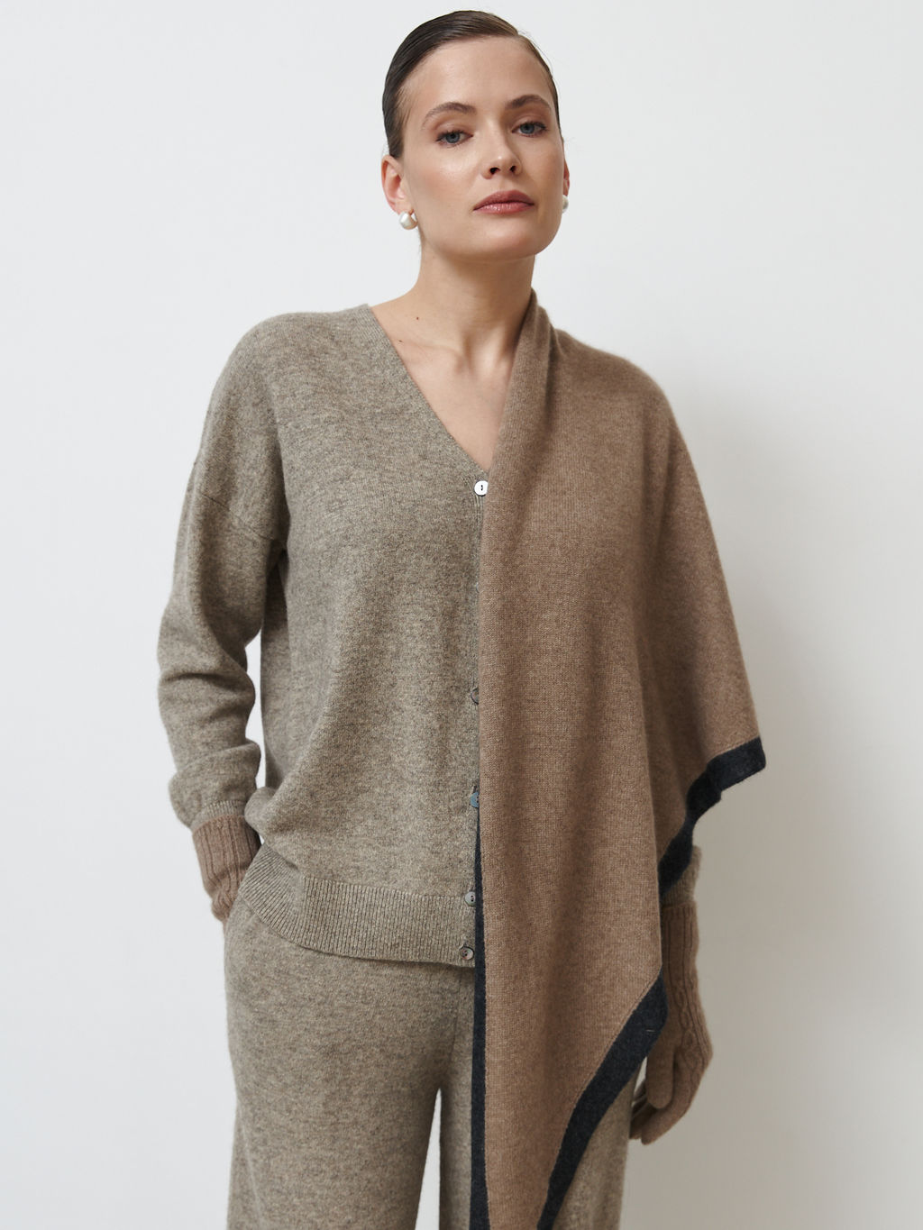 Шарф из кашемира 09092 капучино/антрацит