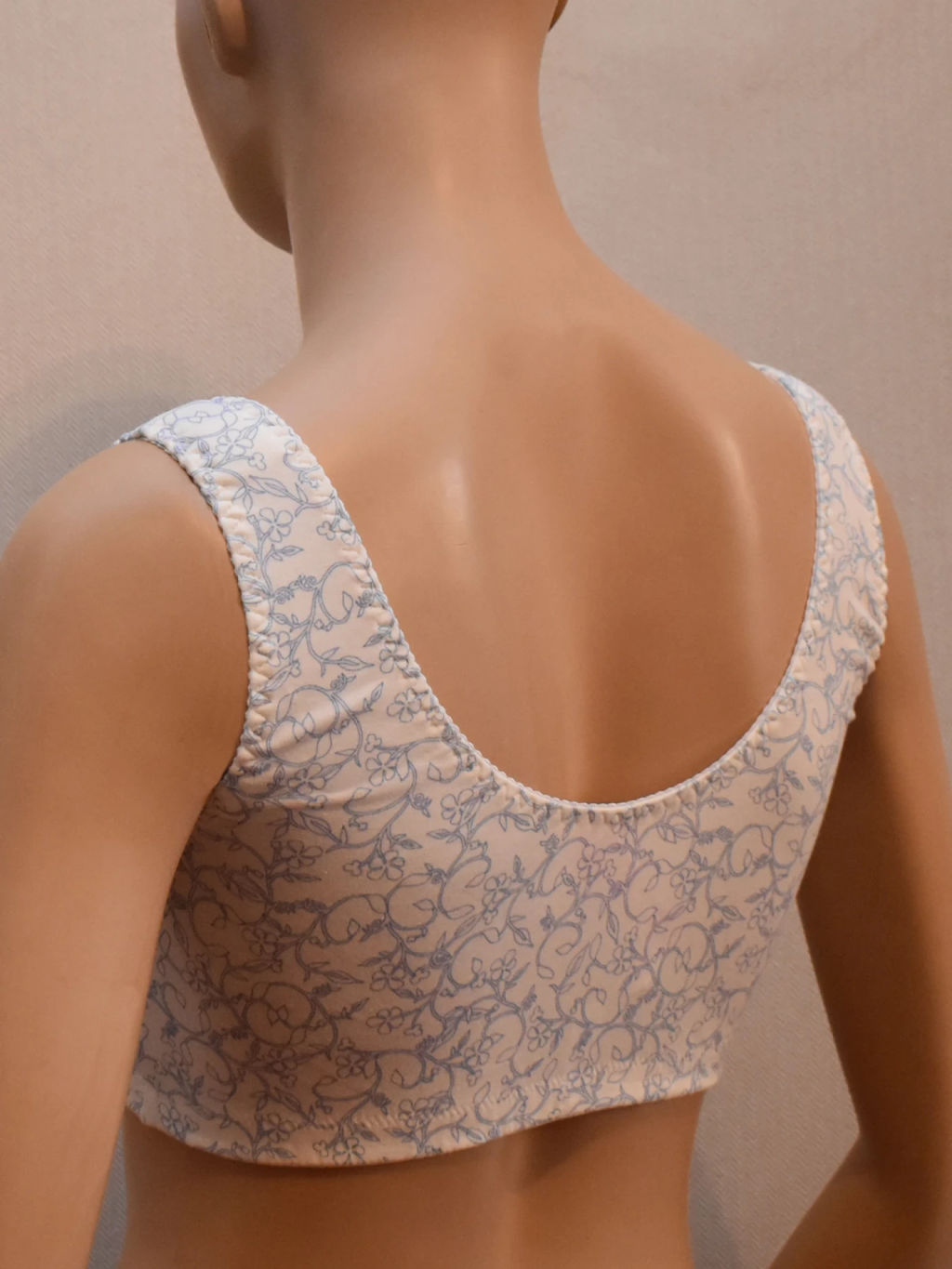 М089 бюст сумрачно белый - Новое время фото 2