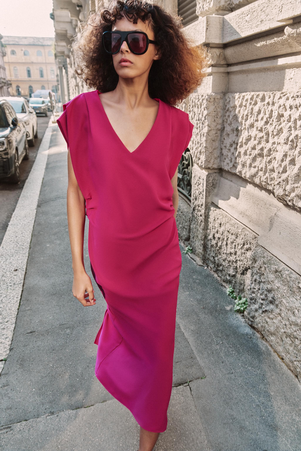 VESTIDO MIDI PLIEGUES / Fucsia oscuro - Zara фото 2