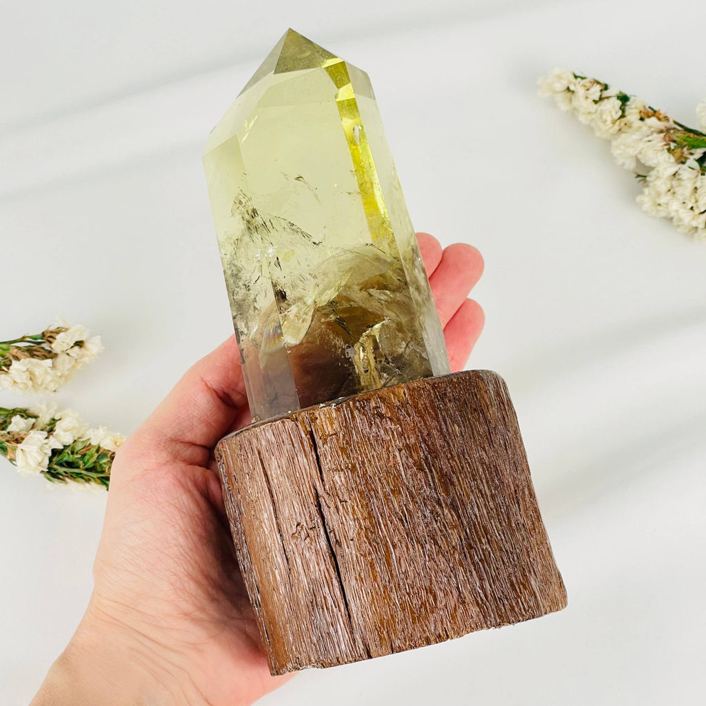 Кристалл из Цитрина на подставке