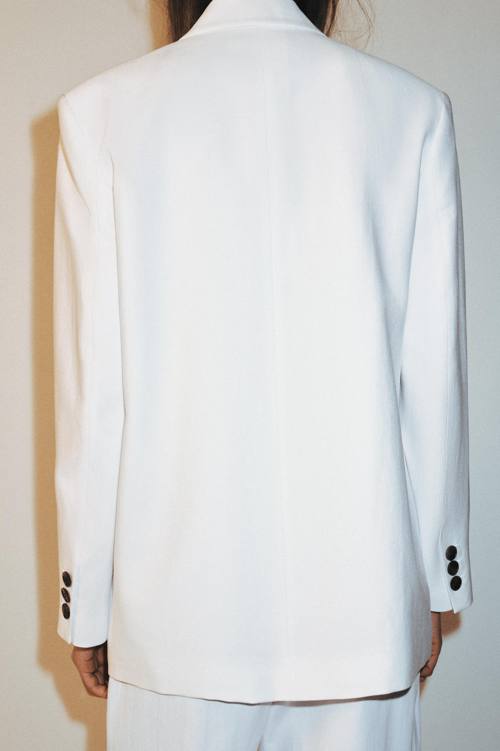 BLAZER CRUZADA OVERSIZE HOMBRERAS / Blanco - Zara фото 6