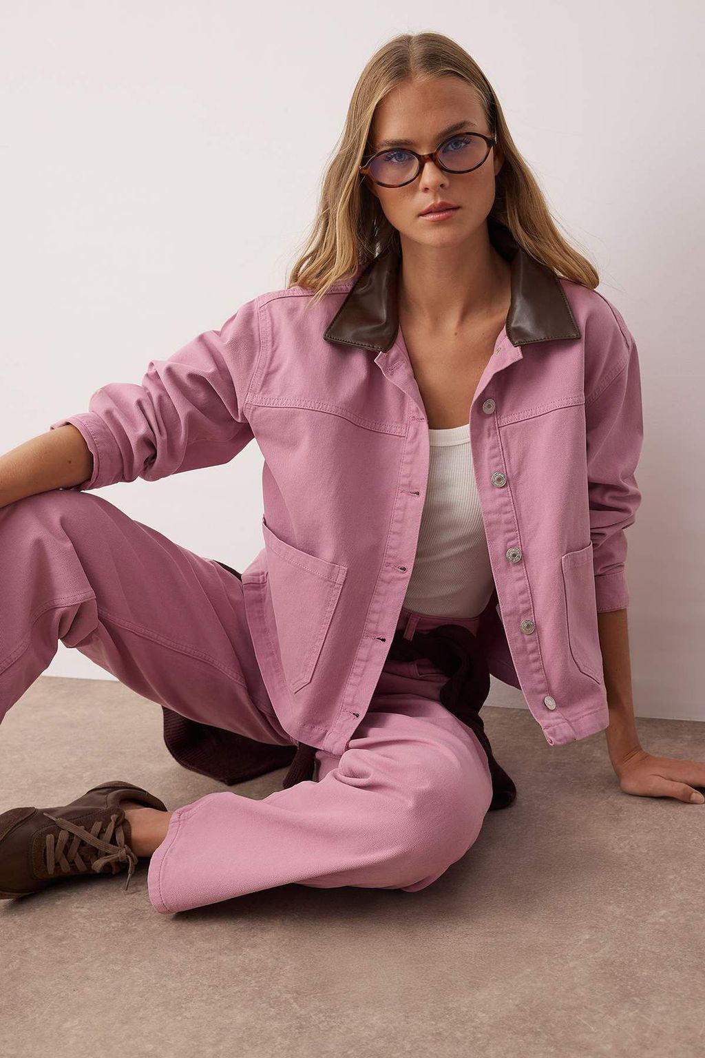 Gul Kurusu Deri Yaka Ve Cep Detayl? Denim Gomlek Ceket TWOAW26CE00002 - Trendyolmilla фото 3