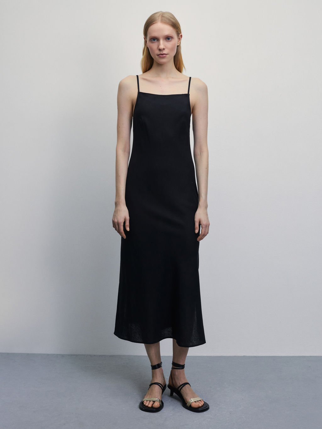 Льняной сарафан миди с разрезами / Zarina  фото 3