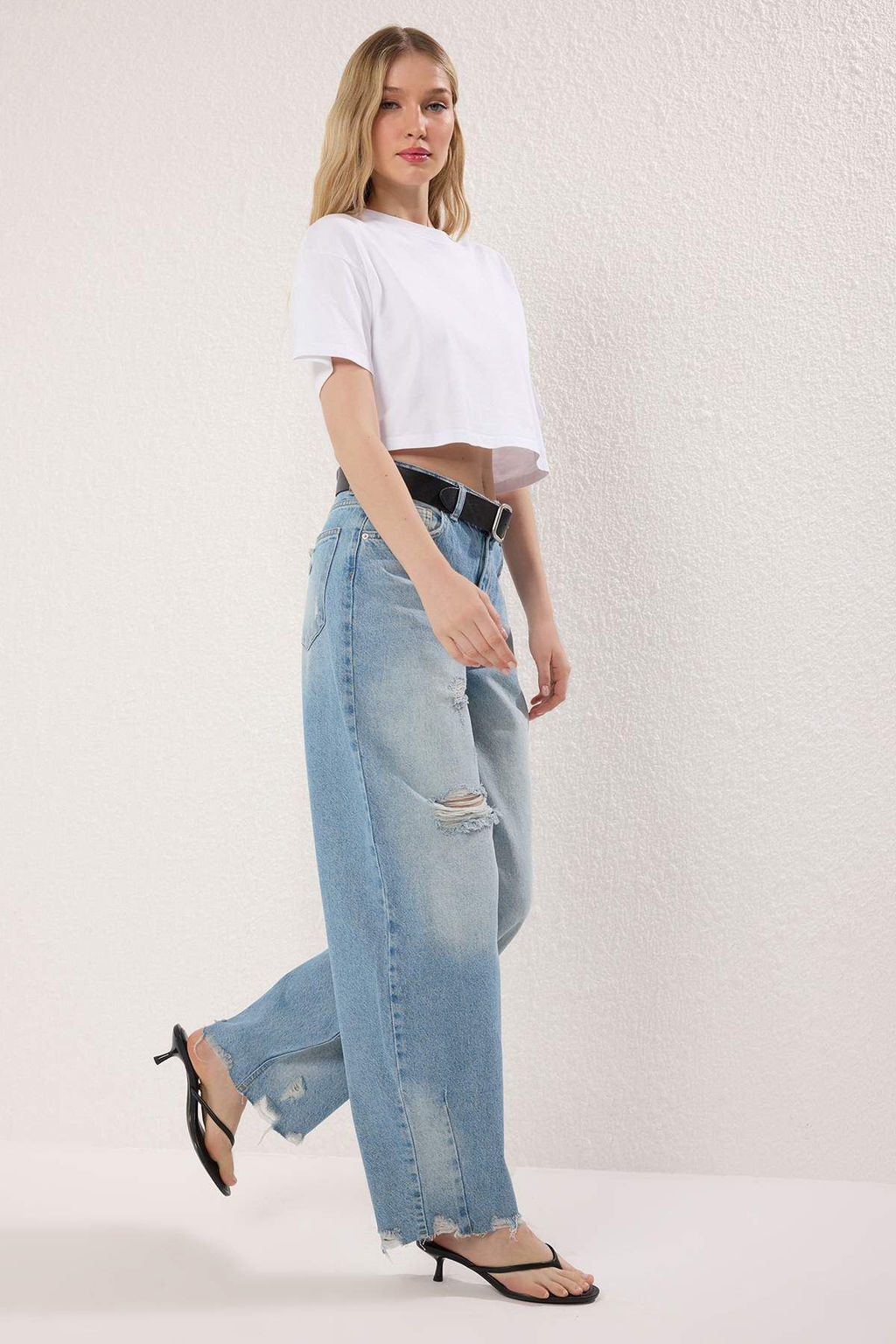 Koyu Mavi Y?rt?k Detayl? Normal Bel Loose Baggy Jeans TWOSS25JE00218 - Trendyolmilla фото 2
