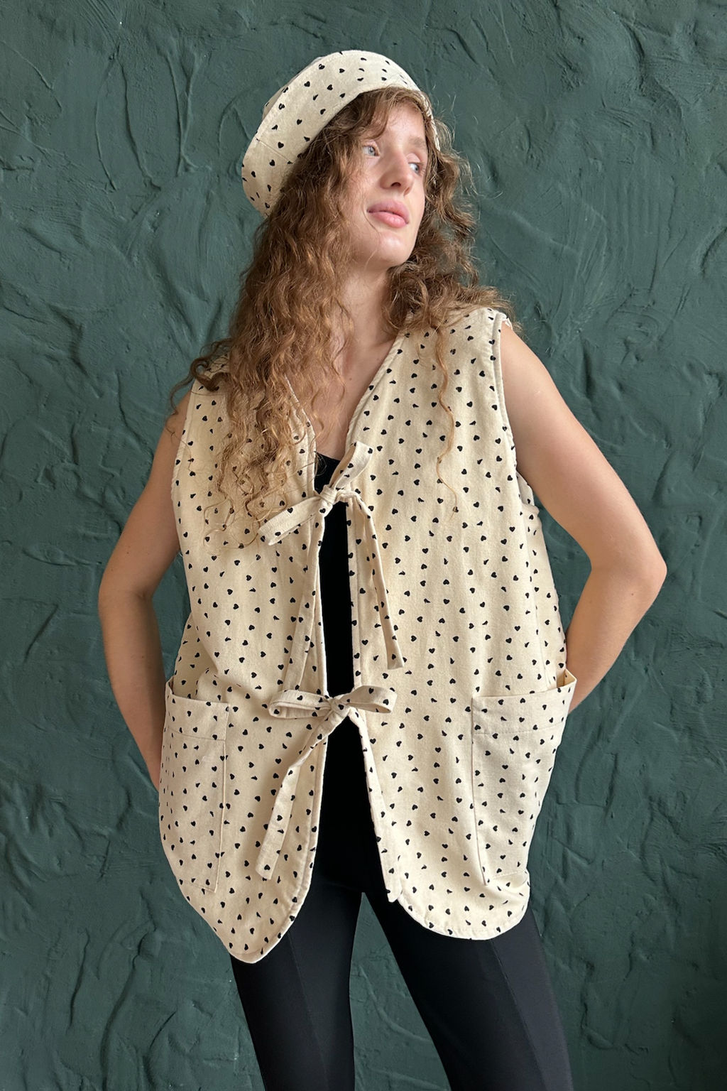 Жилет стеганый HOME109/03/Бежевый, черный