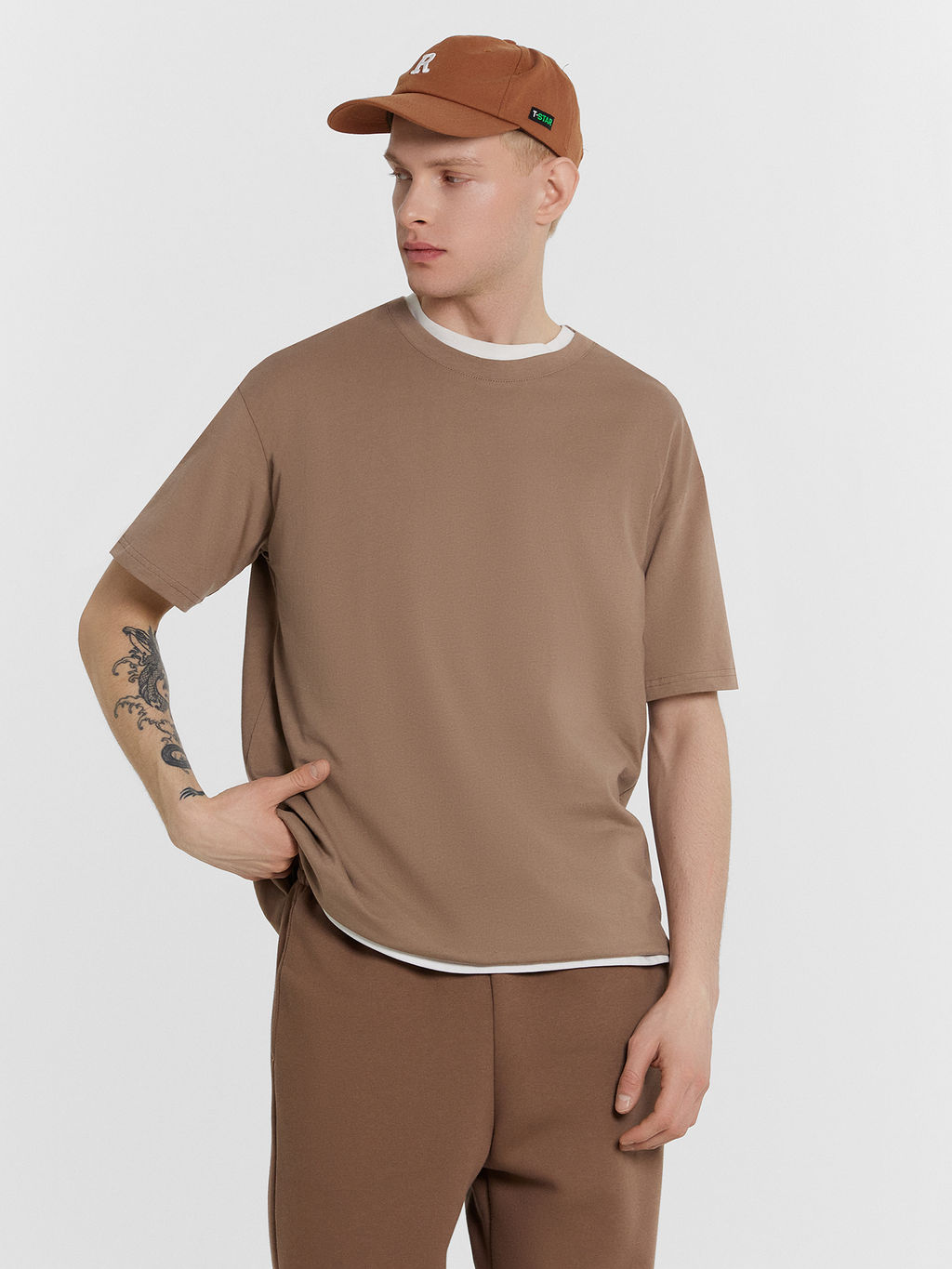 Футболка мужская бежевая мокко 111927