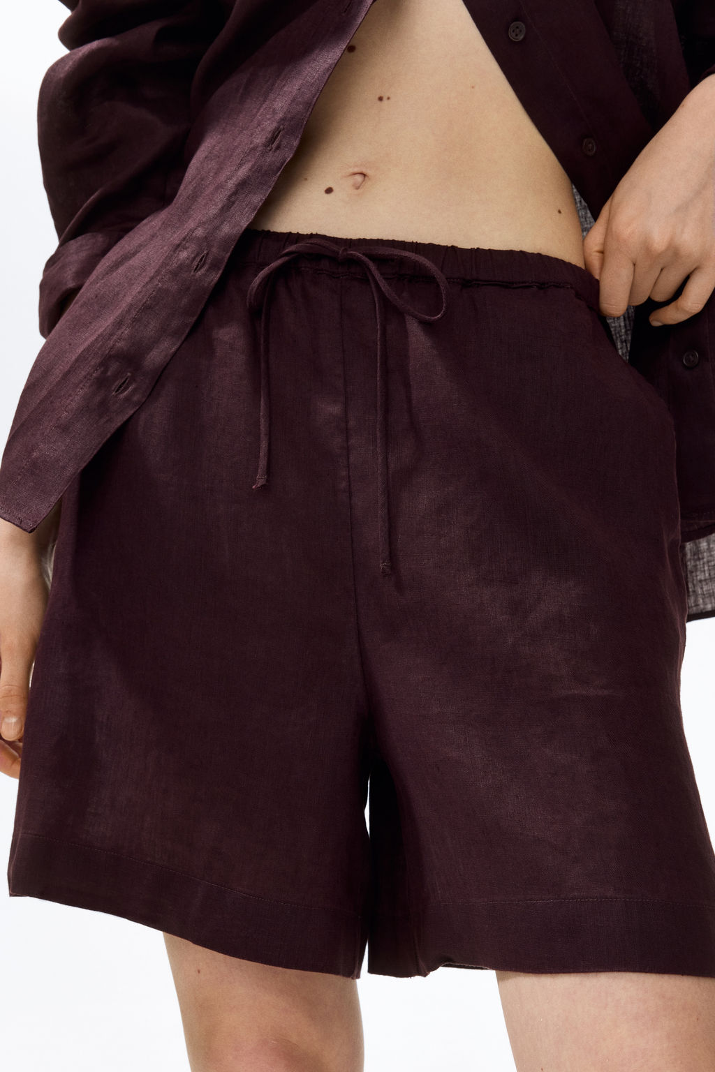 Pantal?n corto en mezcla de lino con cord?n - H&m фото 5