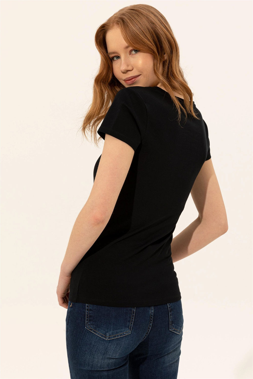 Женская черная футболка с V-образным вырезом Basic - U.s. polo assn фото 11