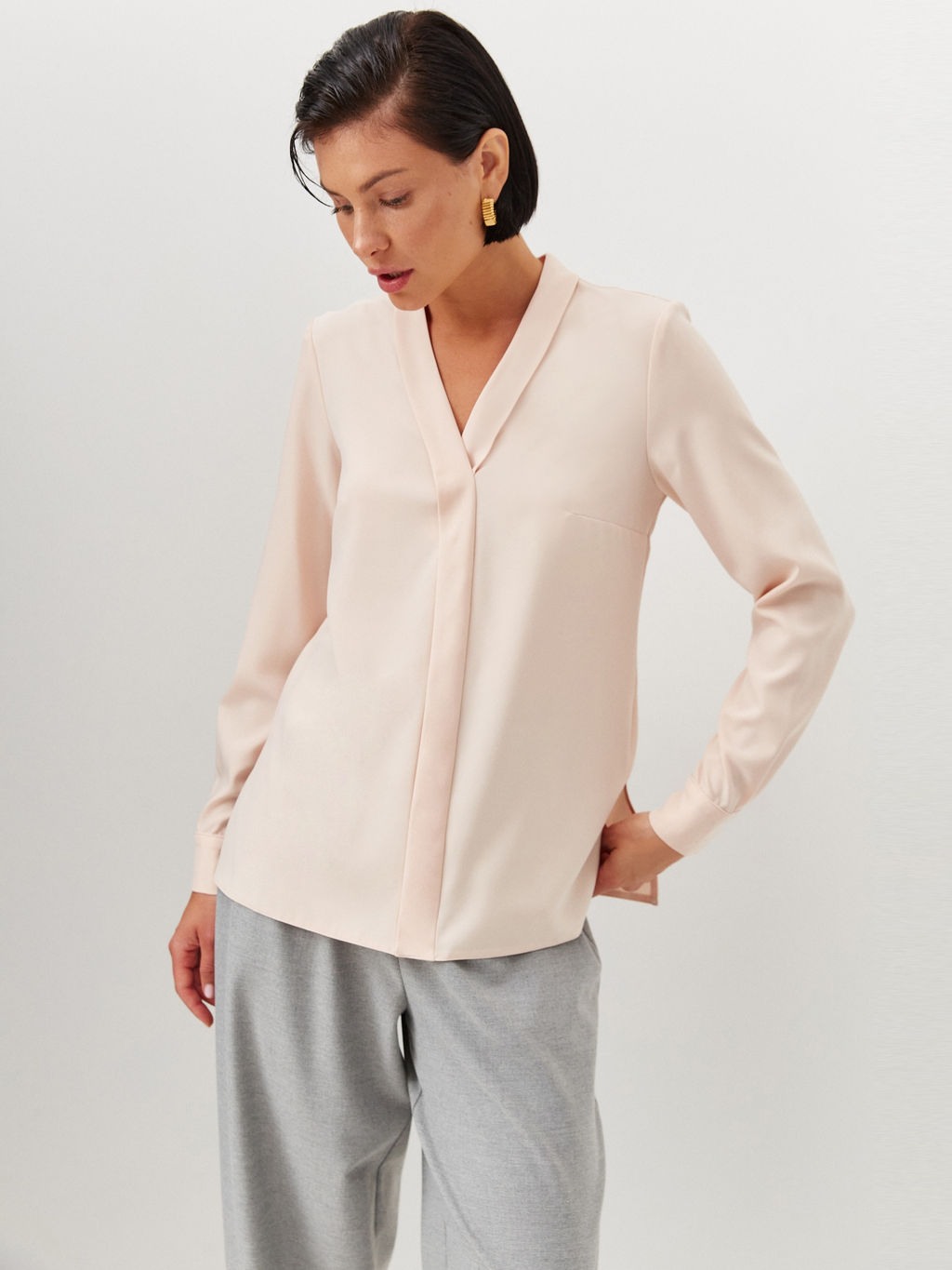 Блузка из сатина с V вырезом персик 20% шелк 35% вискоза 45% полиэстер - Tantino фото 5