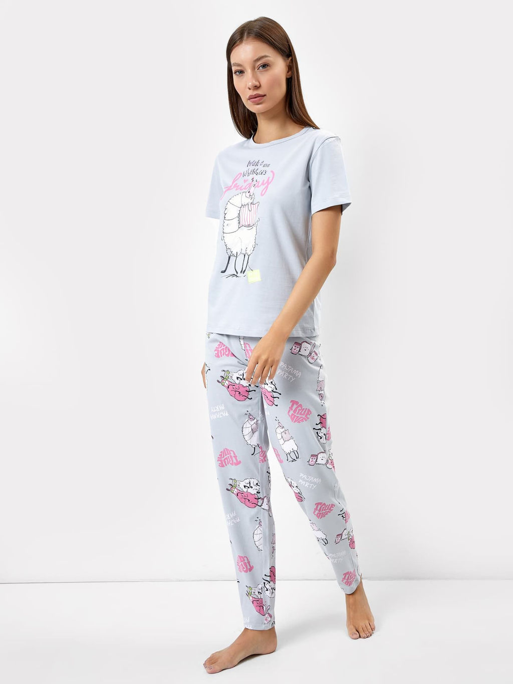 Комплект женский (футболка, брюки) в сером цвете с рисунком в виде лам - Mark formelle фото 2