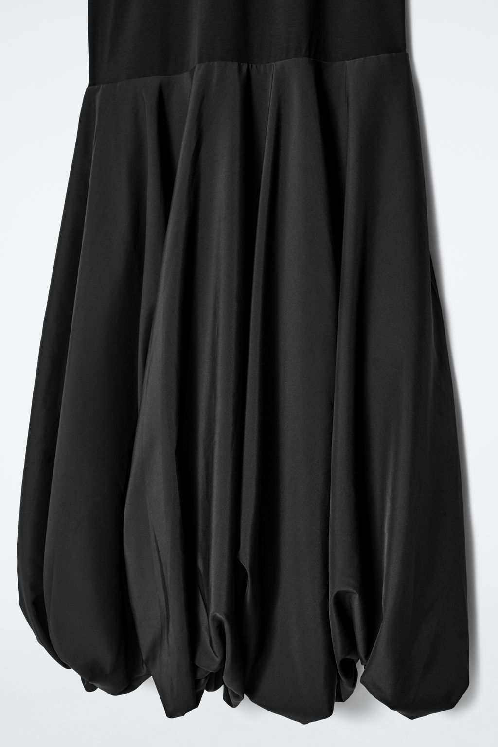 VESTIDO MIDI CON DOBLADILLO ESTILO GLOBO
