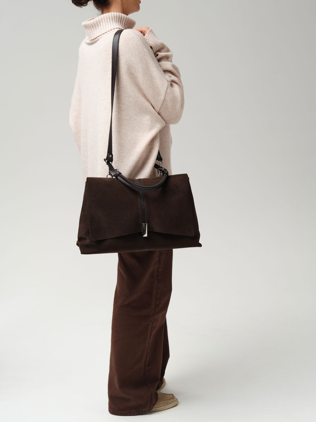 Замшевая сумка сэтчел Colette DBR 31349 черный каштан  фото 10