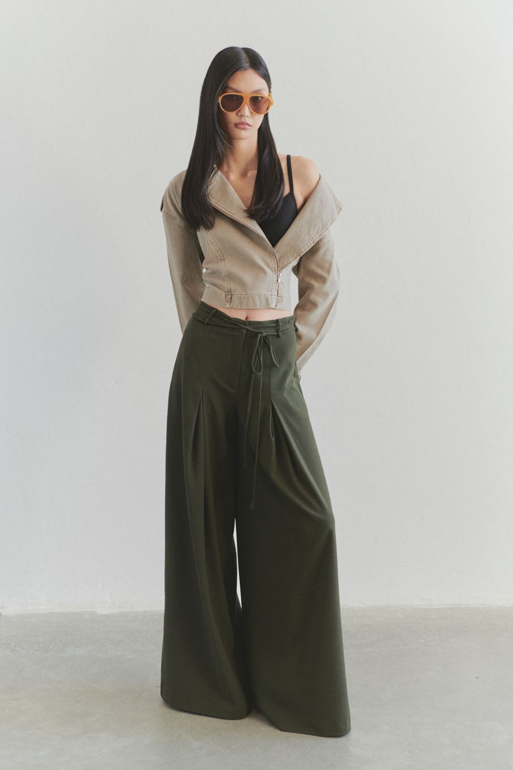 TRENDYOLMILLA Limited Edition Haki Wide Leg Extra Genis Paca Kusakl? Dokuma Pantolon TWOSS25PL00082 фото 2