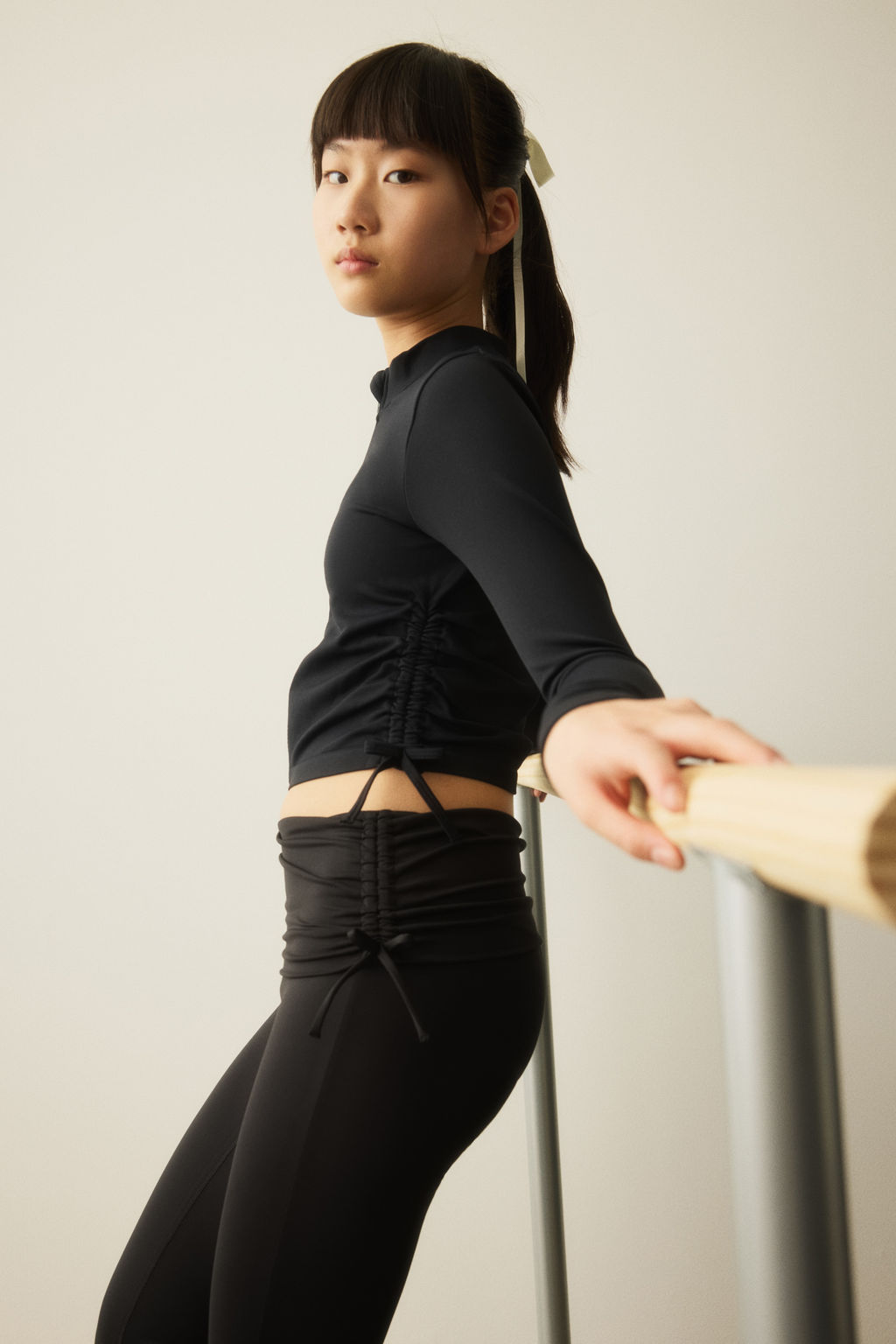 Leggings de yoga acampanados - H&m фото 6