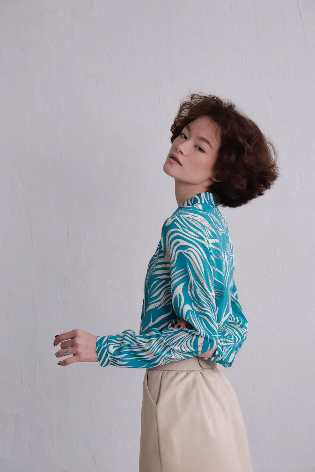 11551 Блуза с английским воротником бирюзовая - Martichelli фото 7