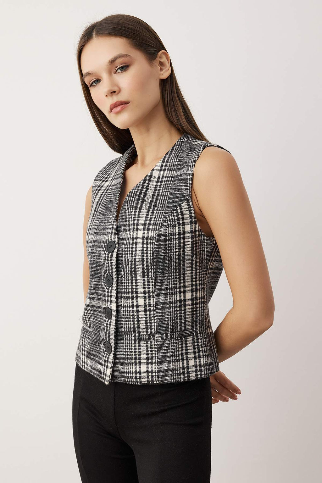 Siyah Regular Ekoseli/Kareli Kase Dokuma Yelek TWOAW26YE00054