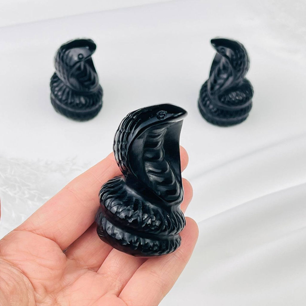 Фигурка резная из Обсидиана "Змея"