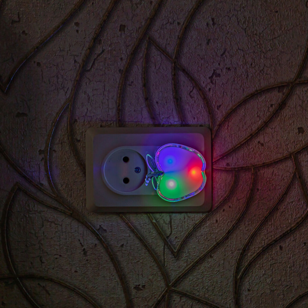 DTL-308-Яблоко/RGB/3LED/0,5W Светильник-ночник. Без выключателя. Блистер