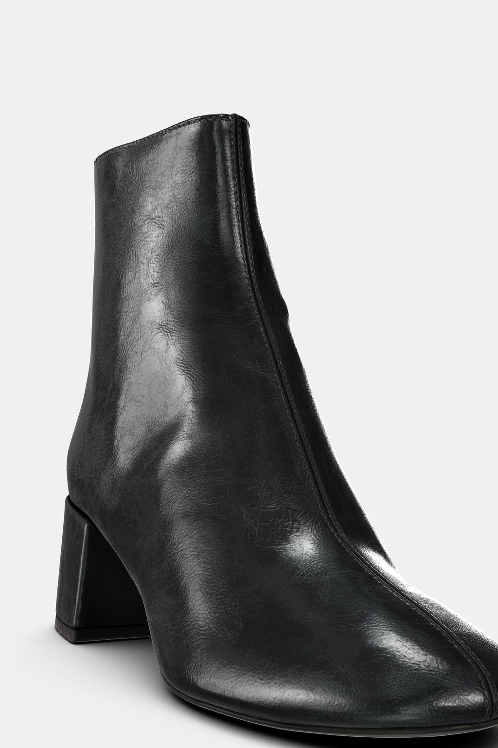 BLOCK HEEL ANKLE BOOTS