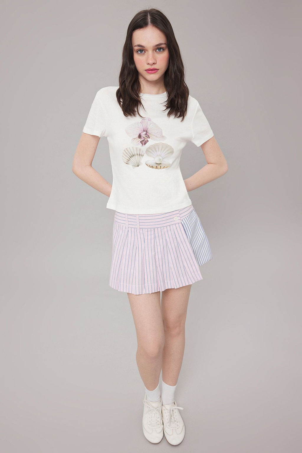 TRENDYOLMILLA Ekru Bask?l? Fitted/Vucuda Oturan Orme T-shirt TWOSS25TS00108  фото 2